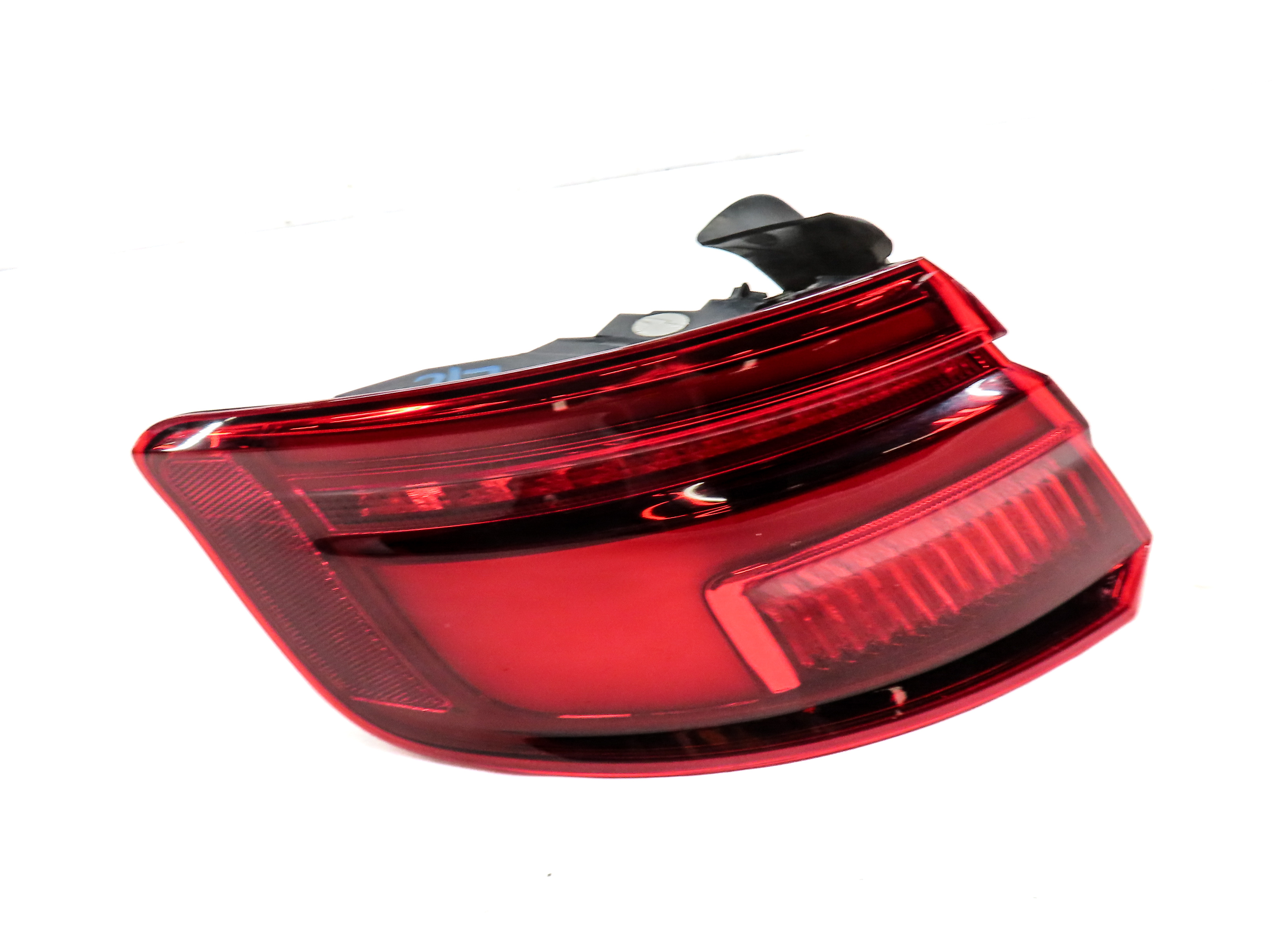 16-18 AUDI A3 E-TRON 8VF LEFT DRIVER REAR OUTER TAILLIGHT BRAKE LIGHT LAMP (LED) — exact item pictured